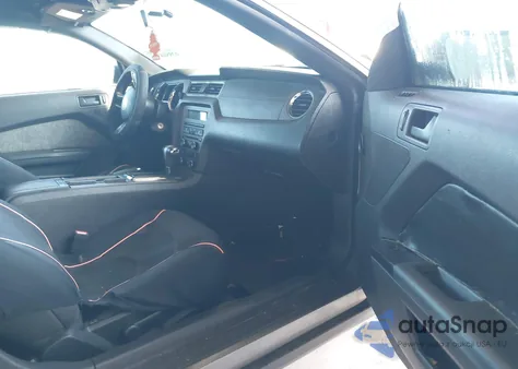 2010 Ford Mustang V6/V6 Premium z USA, uszkodzony, nr VIN 1ZVBP8ENXA5171928